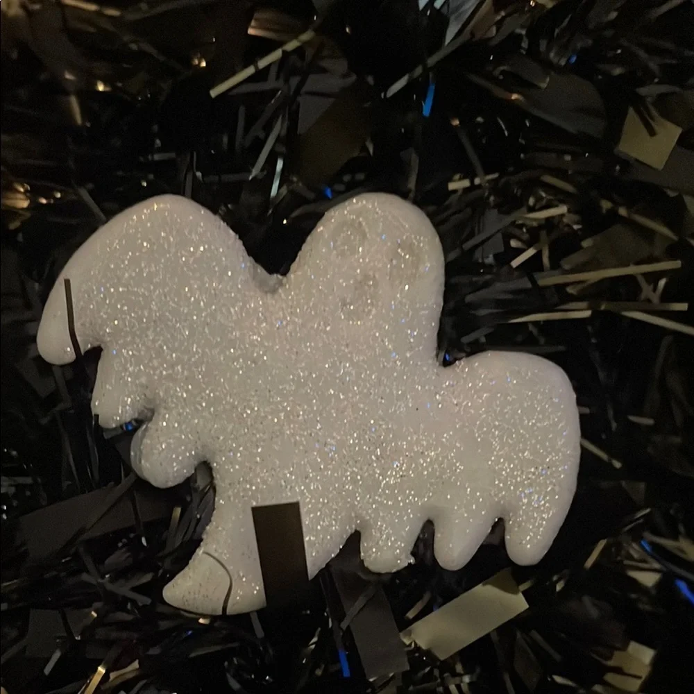 Plastic Tinsel Black and White Ghost Halloween Wreath